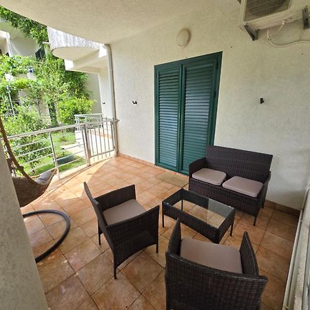 Roman Garden Apartment Risan Exteriér fotografie