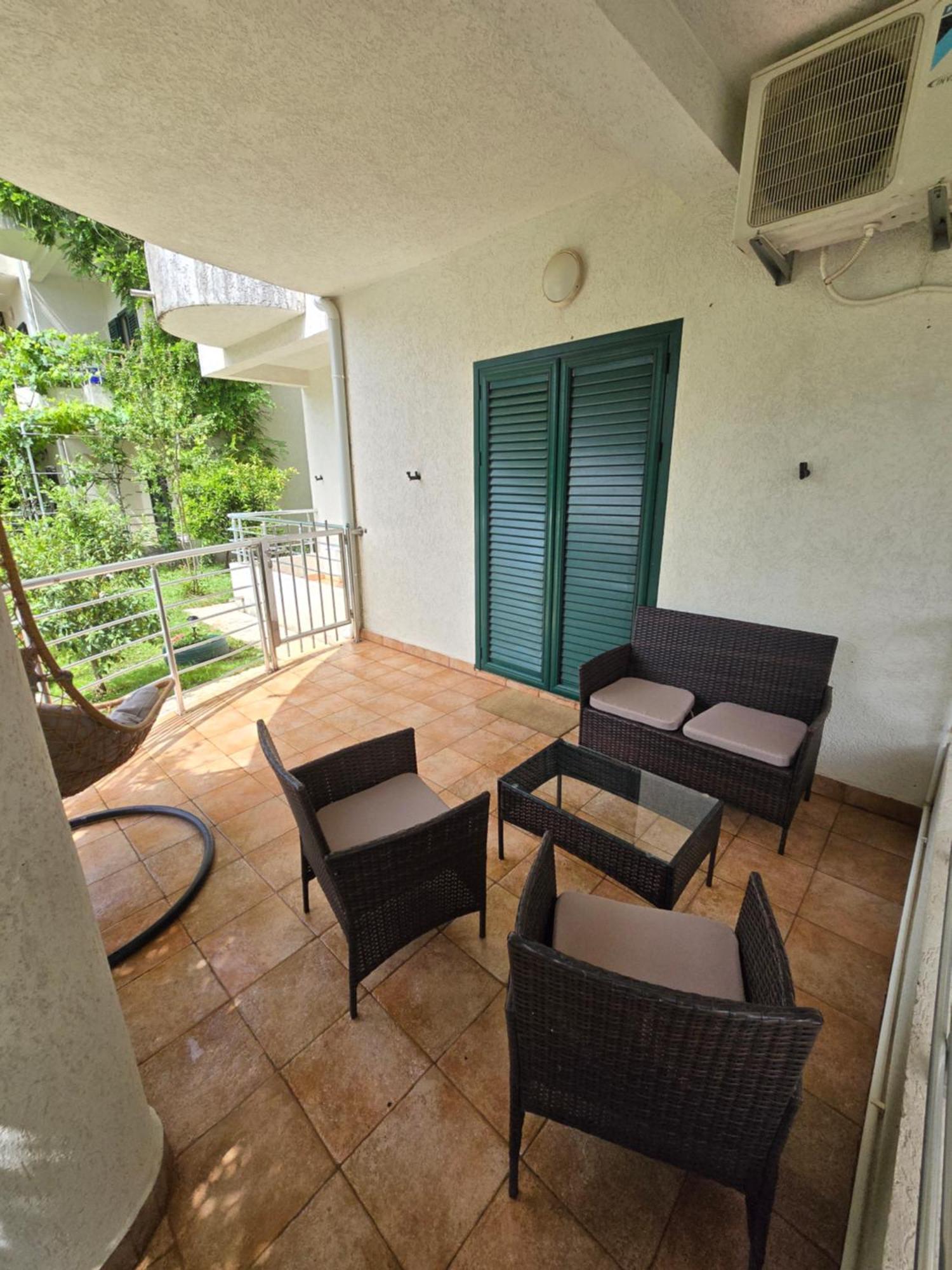 Roman Garden Apartment Risan Exteriér fotografie